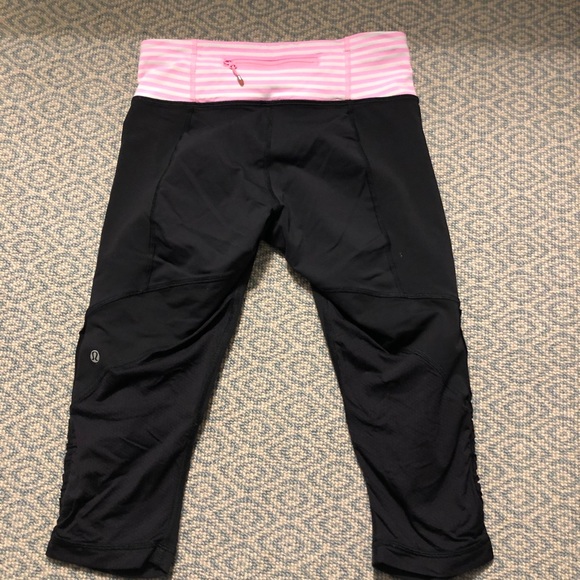 lululemon athletica Pants - Lululemon Cropped Leggings